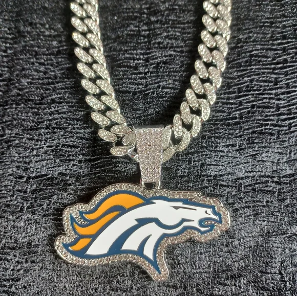 NFL Denver Broncos 20Inch Necklace Pendant Cuban Chain Link Football Jewelry - Picture 1 of 6